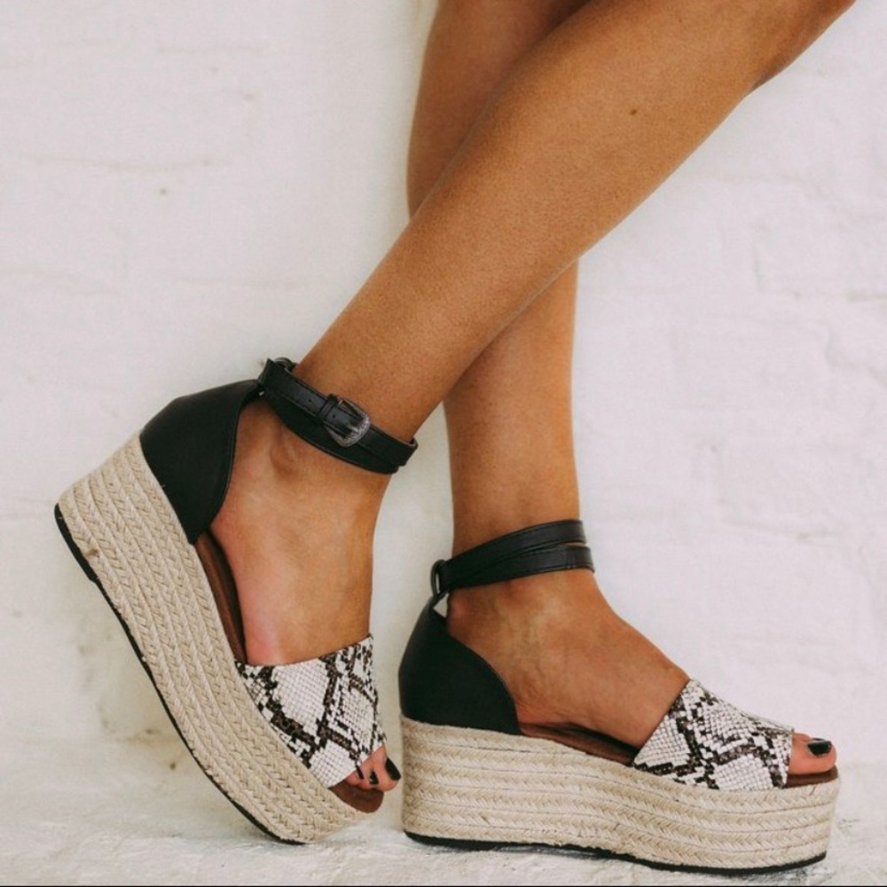 NWT | These Three Boutique Big Bang Platform Wedge - Snake | 9
